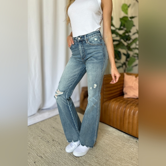 New Arrival!! Judy Blue Full Size Medium Rise Tummy Control Destroy Flare - Picture 5 of 16